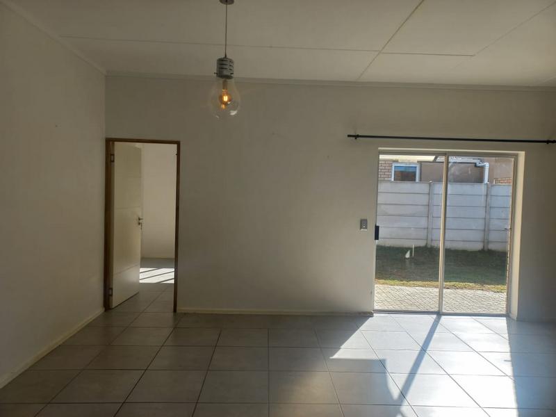 3 Bedroom Property for Sale in Mooikloof Country Estate Western Cape